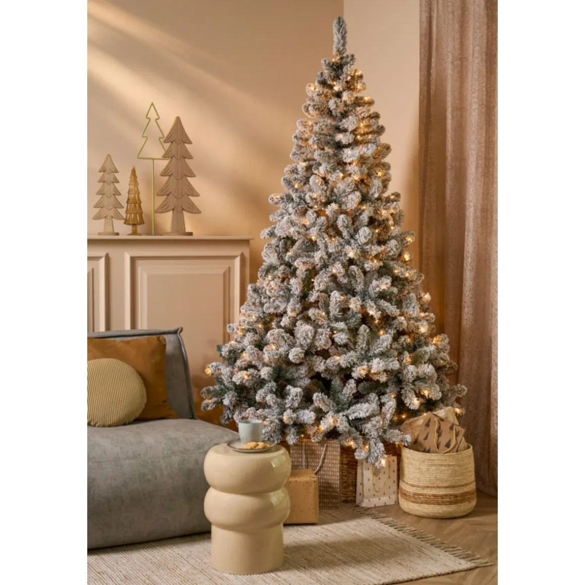 Charlton Weihnachtsbaum grün frosted warm weiß LED 185x115cm mit Timer & Dimmer