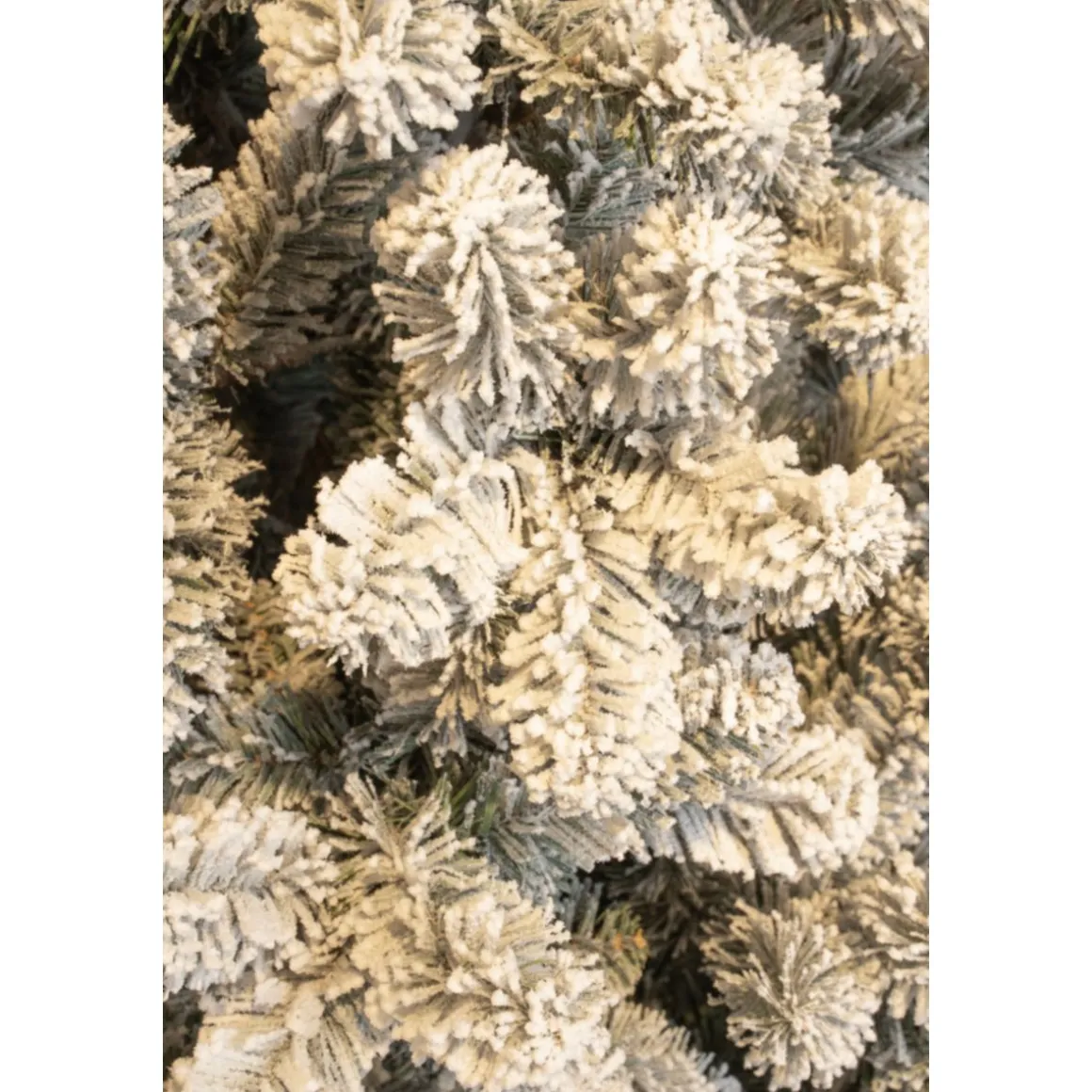 Charlton Weihnachtsbaum grün mit Schneeffekt 185x115 cm