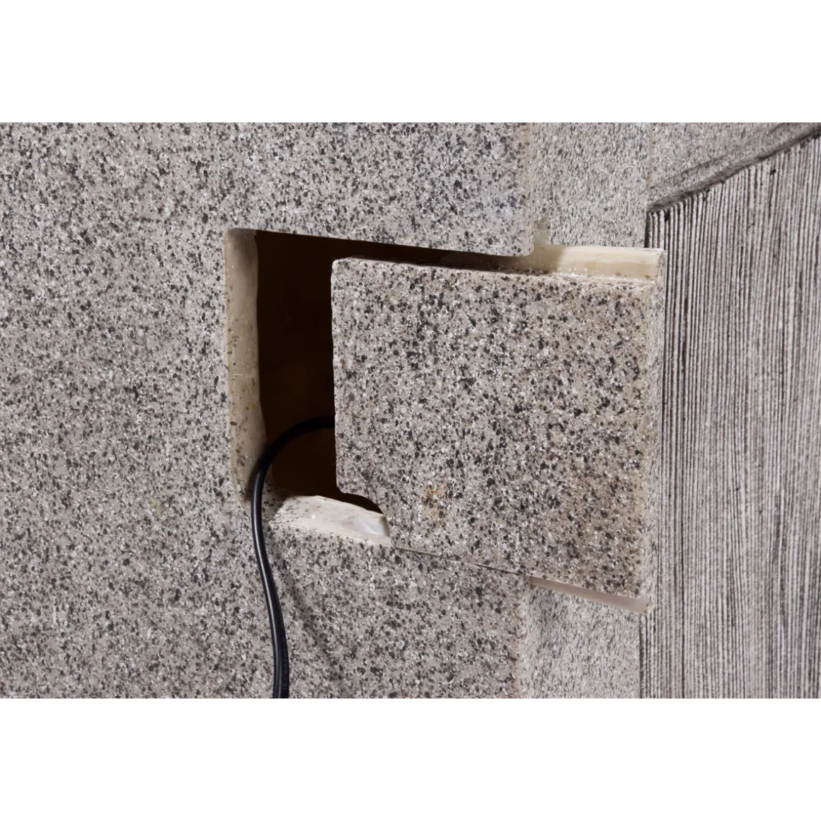 dobar XL Design-Gartenbrunnen mit LEDs 32,3 x 80,3 x 38,7 cm grau