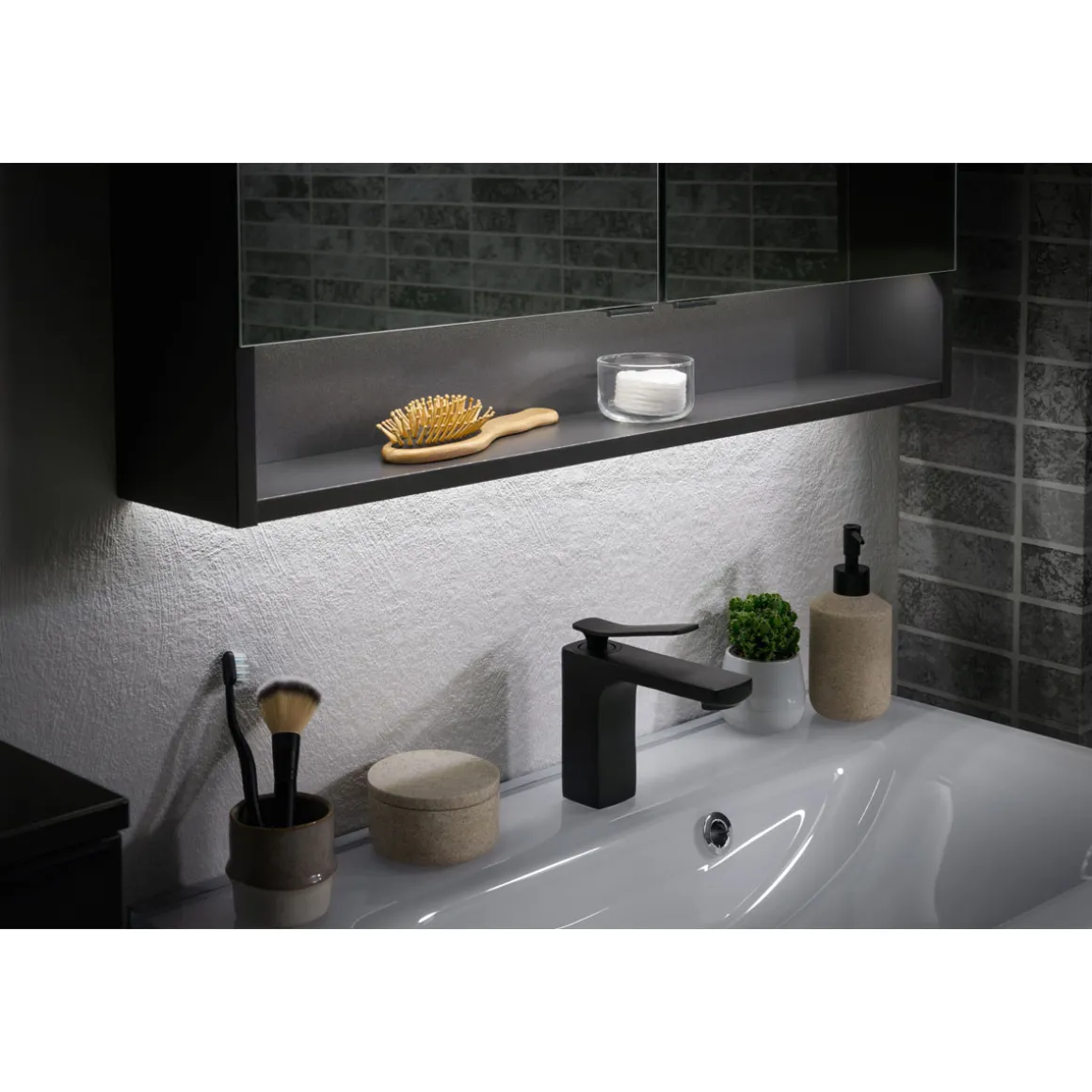 Fackelmann LED-Ambilight für Spiegelschrank LUNA 748 x 15 x 15 mm