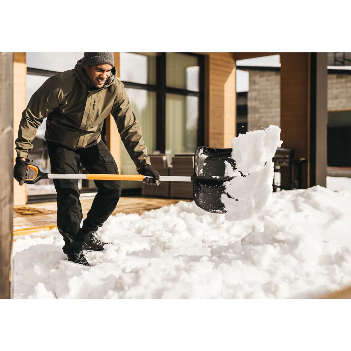 Fiskars Schneeschieber X-series 53 cm