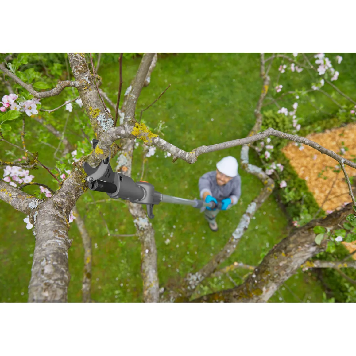 Gardena Akku-Teleskop-Baumschere HighCut 360/18V P4A solo