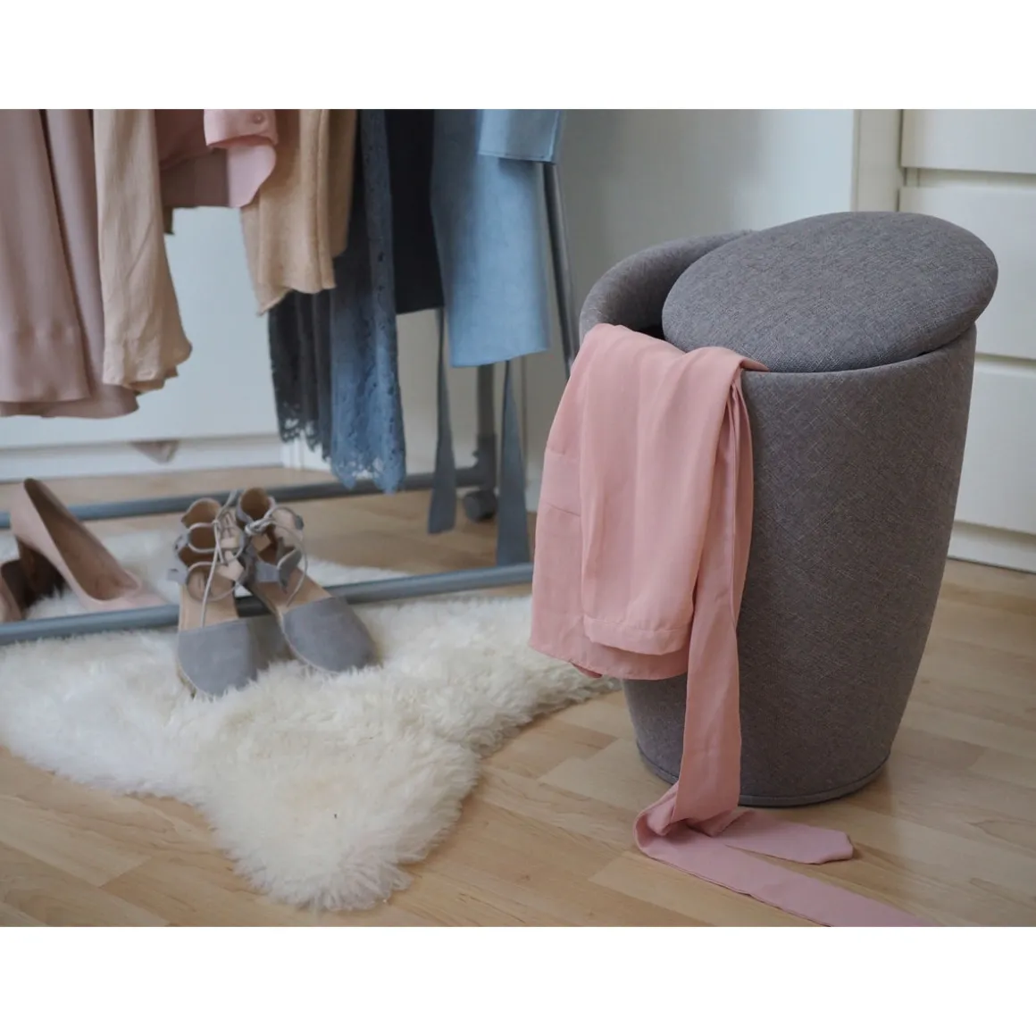 Wenko Hocker Candy Grey Leinenoptik mit Wäschesack Badhocker mit abnehmbarem Wäschesammler
